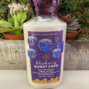 Bath & Body Works Blueberry Bundt Cake Body Lotion 💙🫐